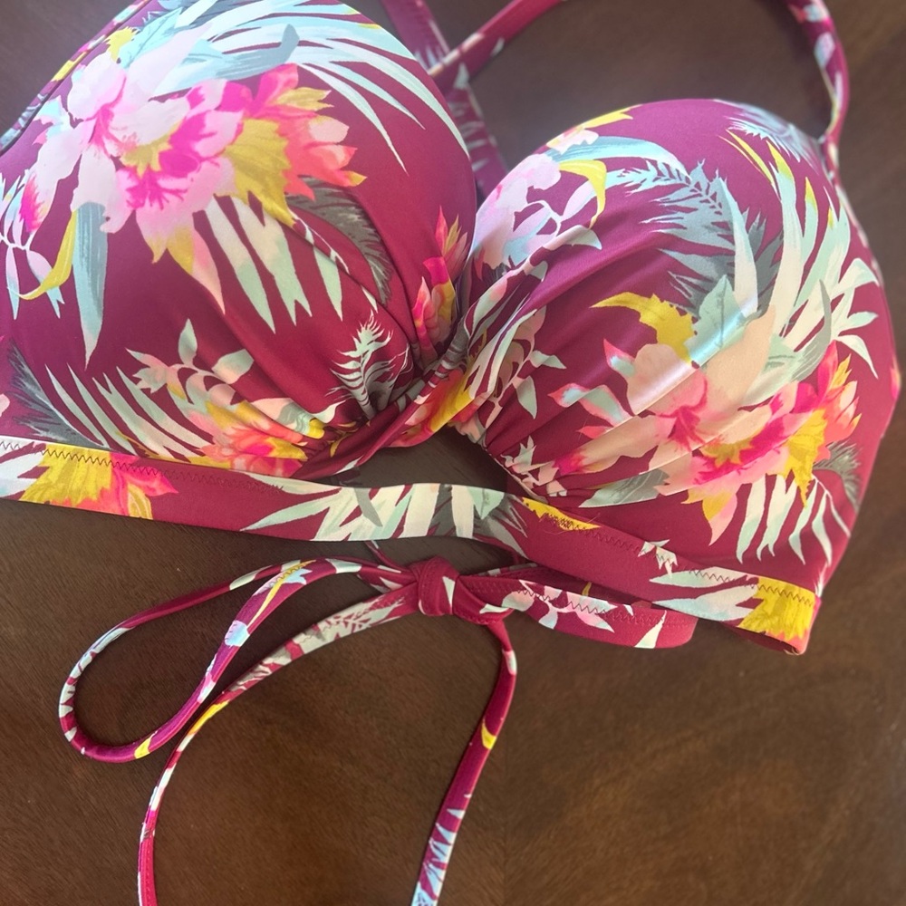 Floral Bikini Top with Tie Detail - Picture 6 of 6